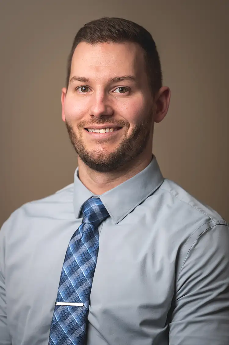 Headshot image of Dr. Brandon Saraceno